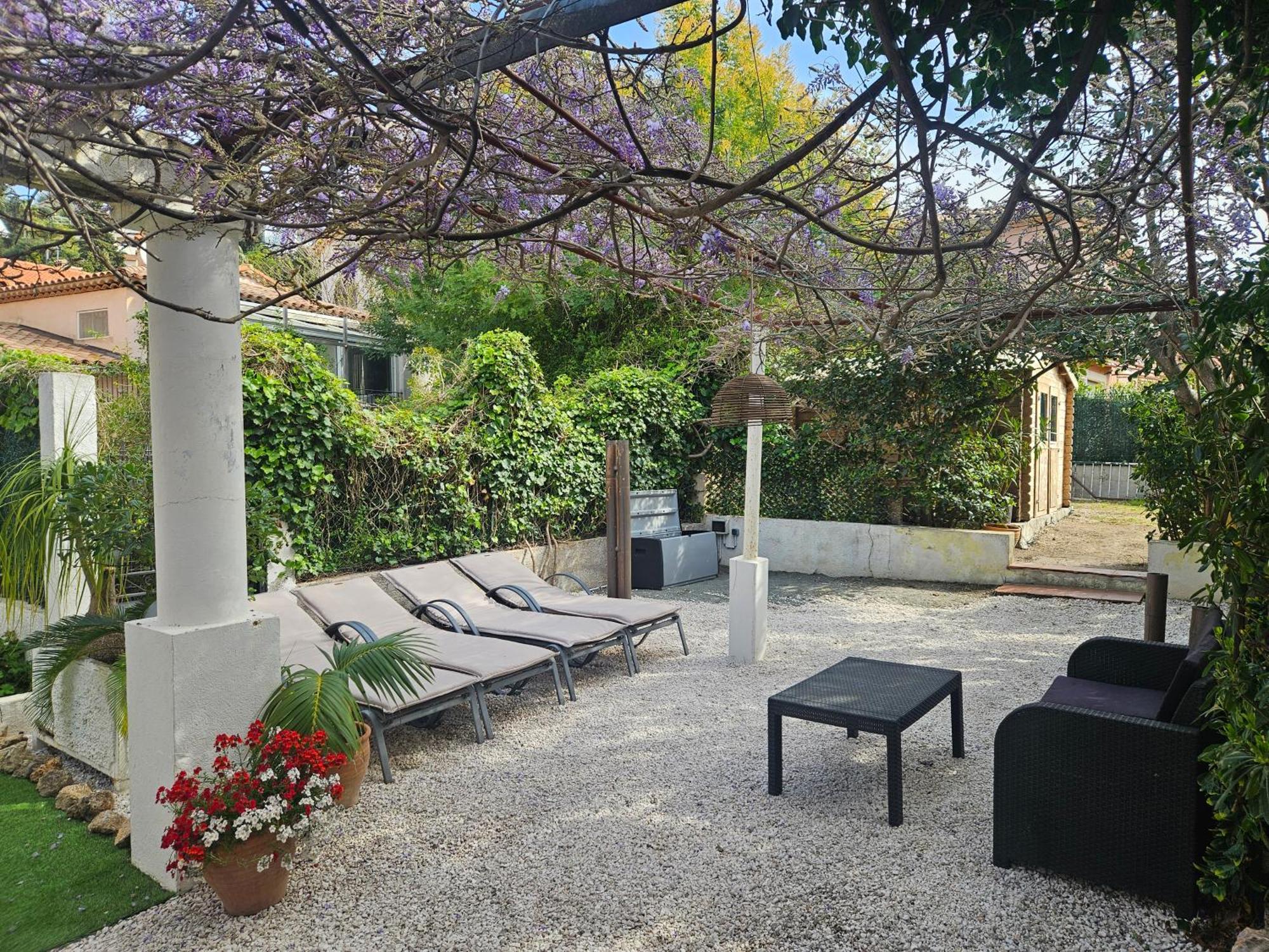 Chez Louis Hotel Les Issambres Exterior photo