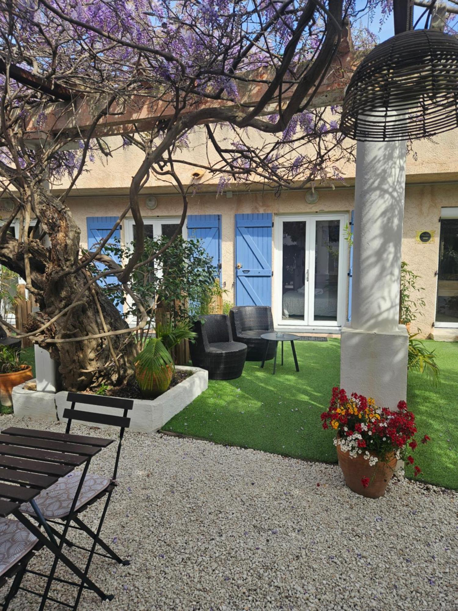 Chez Louis Hotel Les Issambres Exterior photo