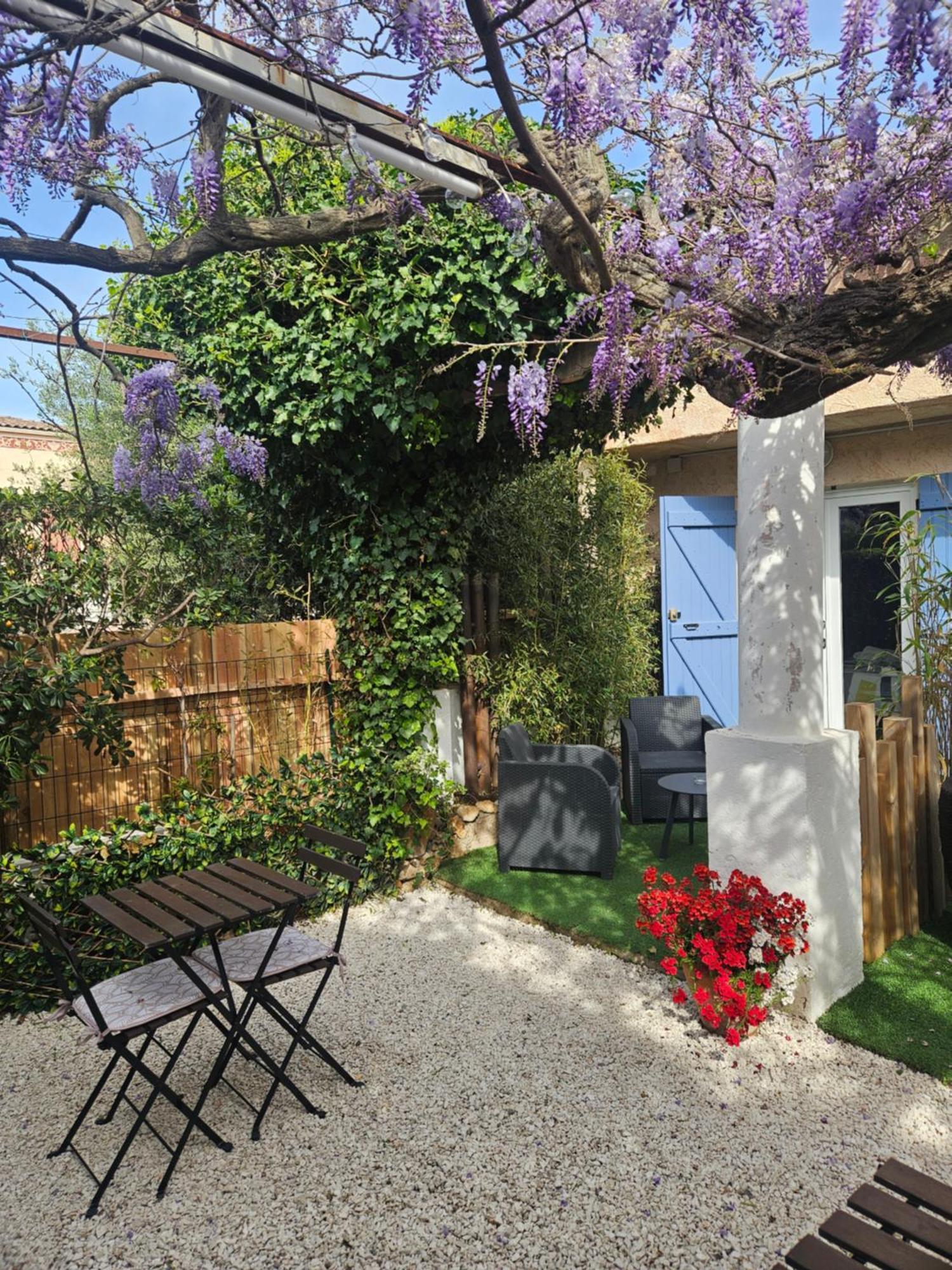 Chez Louis Hotel Les Issambres Exterior photo